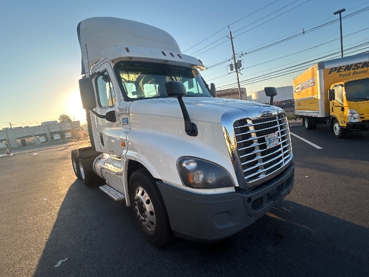 2018 Freightliner Cascadia in Linden, NJ