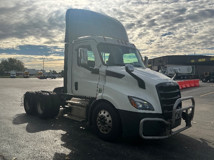 2023 Freightliner Cascadia in Melrose Park, IL