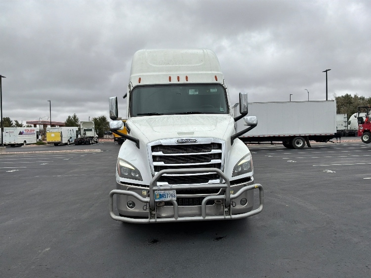 2023 Freightliner Cascadia in Aurora, CO — photo 2