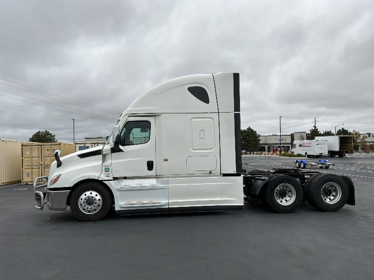 2023 Freightliner Cascadia in Aurora, CO — photo 4