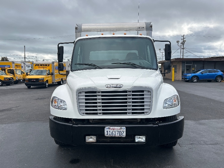 2017 Freightliner eM2 in West Sacramento, CA — photo 2