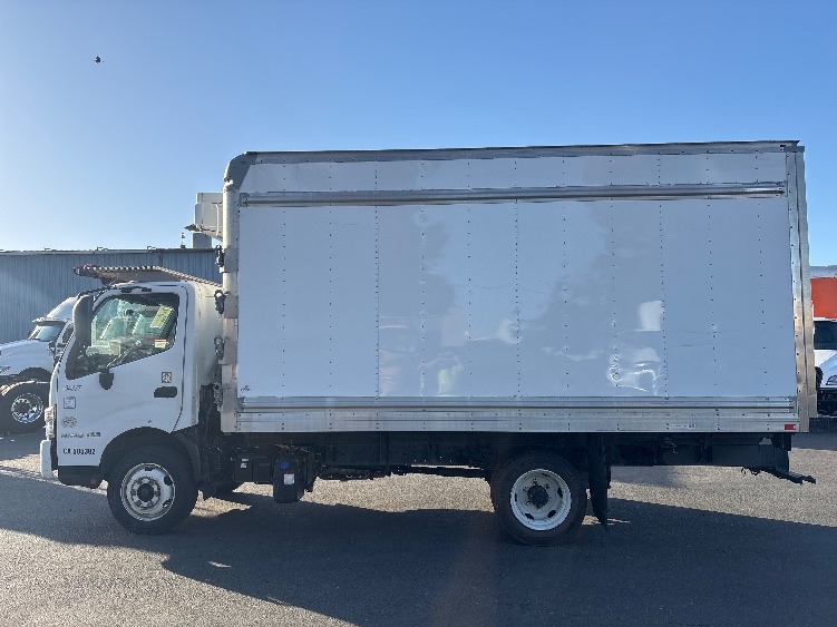 2018 Hino 195 in West Sacramento, CA — photo 4