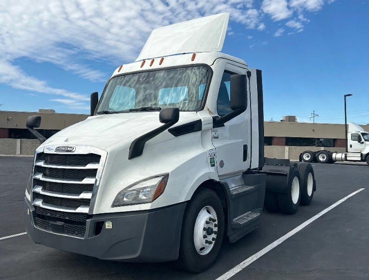 2023 Freightliner Cascadia in Ogden, UT — photo 3