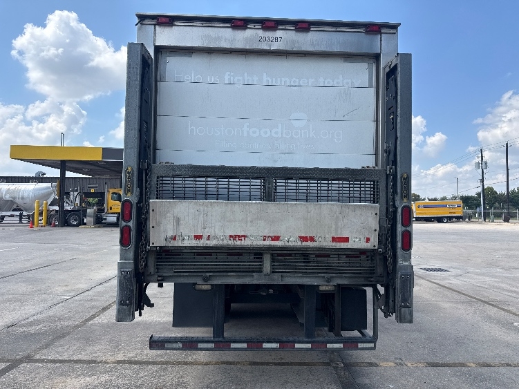 2019 Freightliner eM2 in Houston, TX — photo 7