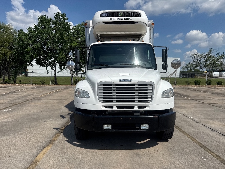 2019 Freightliner eM2 in Houston, TX — photo 2