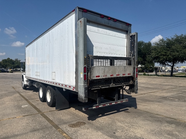 2019 Freightliner eM2 in Houston, TX — photo 6