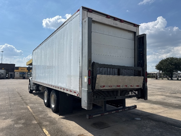 2019 Freightliner eM2 in Houston, TX — photo 6