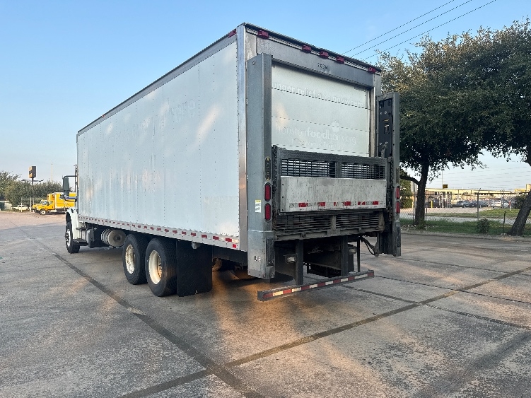 2019 Freightliner eM2 in Houston, TX — photo 6