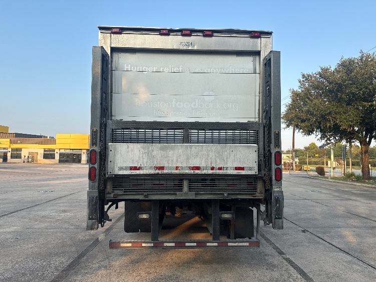 2019 Freightliner eM2 in Houston, TX — photo 7