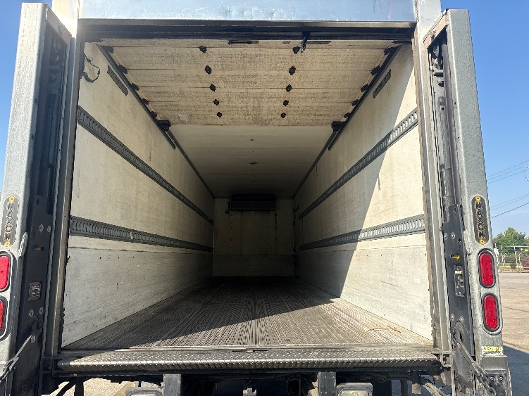 2019 Freightliner eM2 in Houston, TX — photo 8
