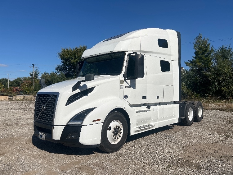 2024 Volvo VNL 760 in Melrose Park, IL — photo 3