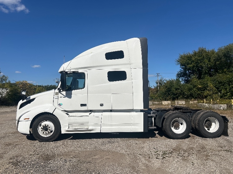 2024 Volvo VNL 760 in Melrose Park, IL — photo 4