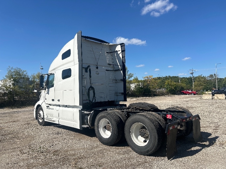 2024 Volvo VNL 760 in Melrose Park, IL — photo 5