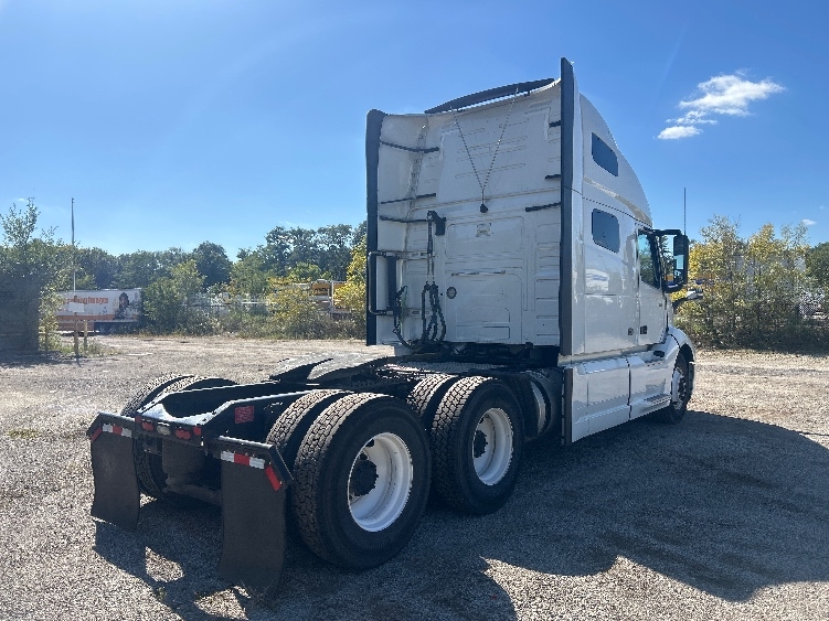 2024 Volvo VNL 760 in Melrose Park, IL — photo 7