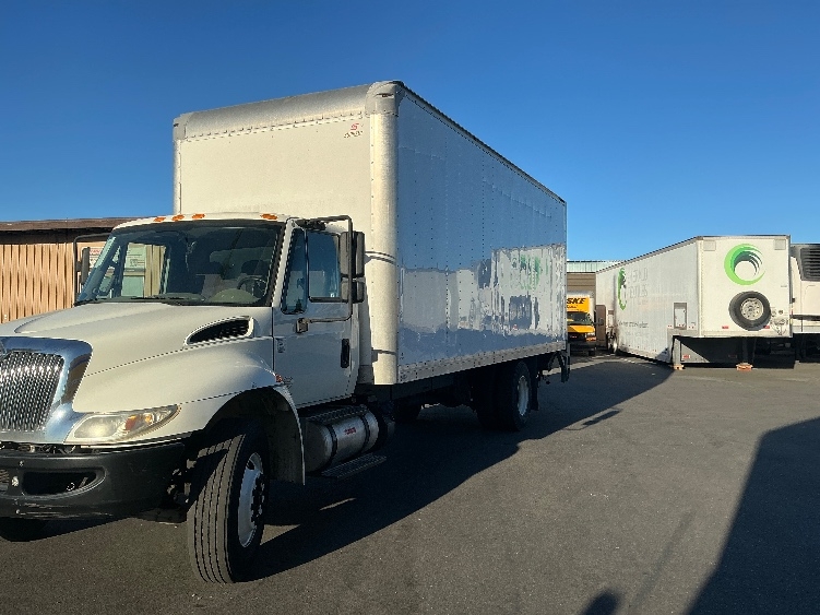 2019 International 4300 in West Sacramento, CA — photo 3