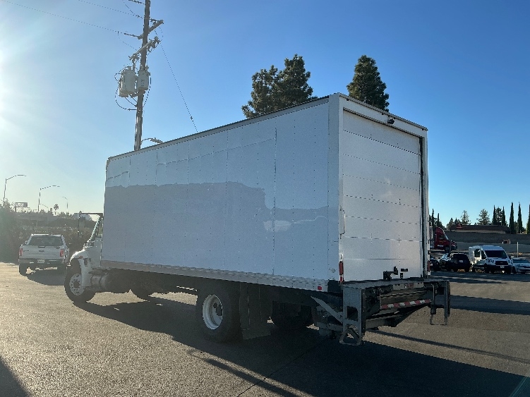 2019 International 4300 in West Sacramento, CA — photo 6
