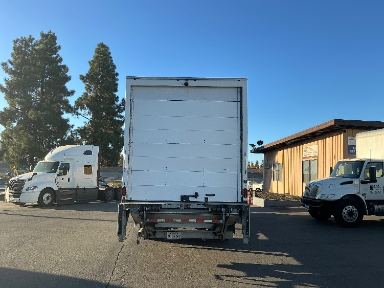 2019 International 4300 in West Sacramento, CA — photo 7