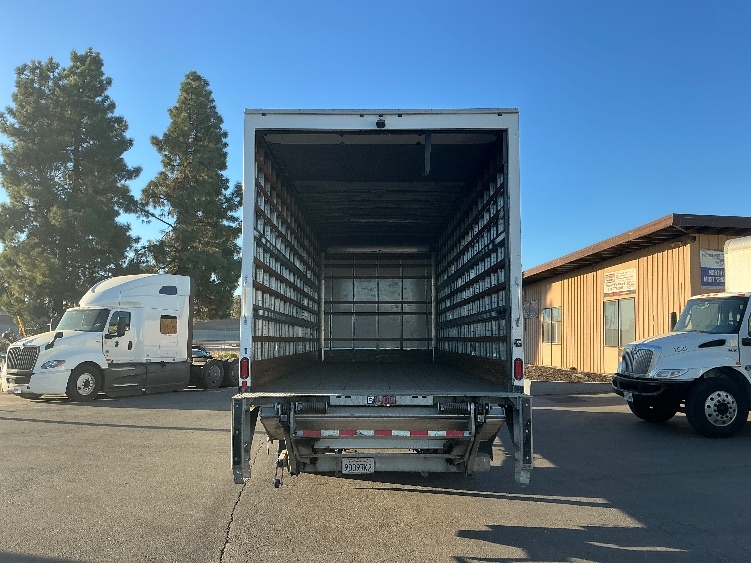 2019 International 4300 in West Sacramento, CA — photo 8