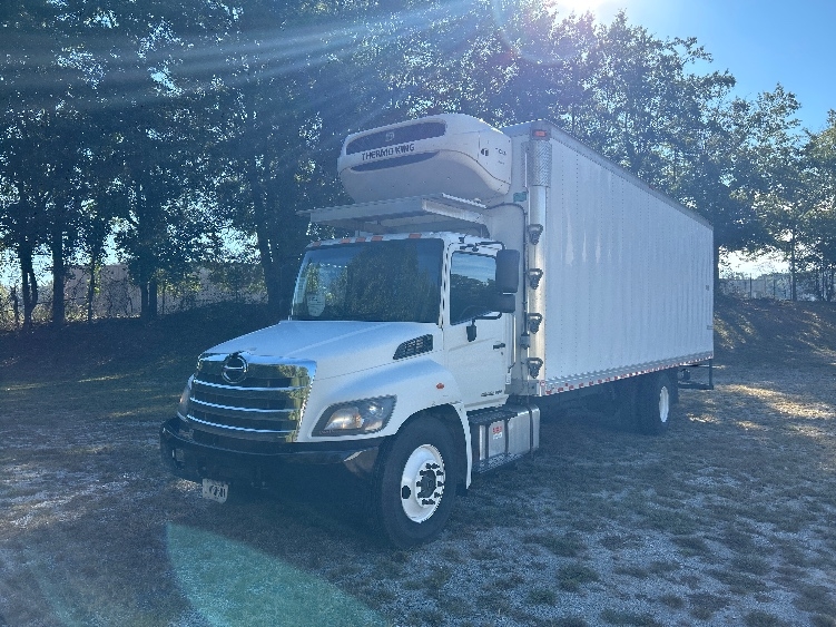 2019 Hino 268 in Villa Rica, GA — photo 3