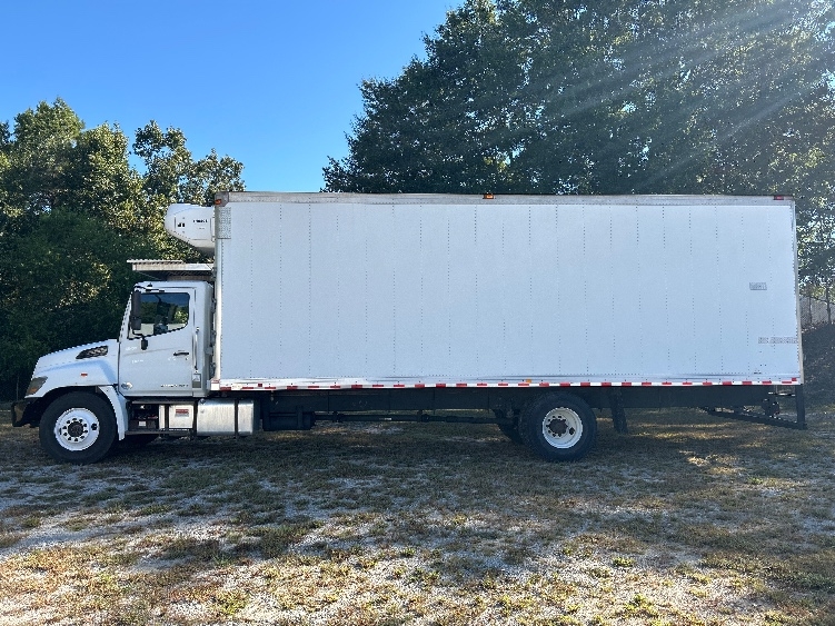 2019 Hino 268 in Villa Rica, GA — photo 4