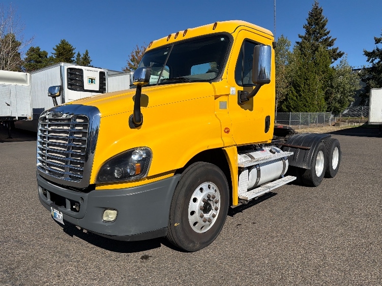 2019 Freightliner Cascadia in Portland, OR — photo 3