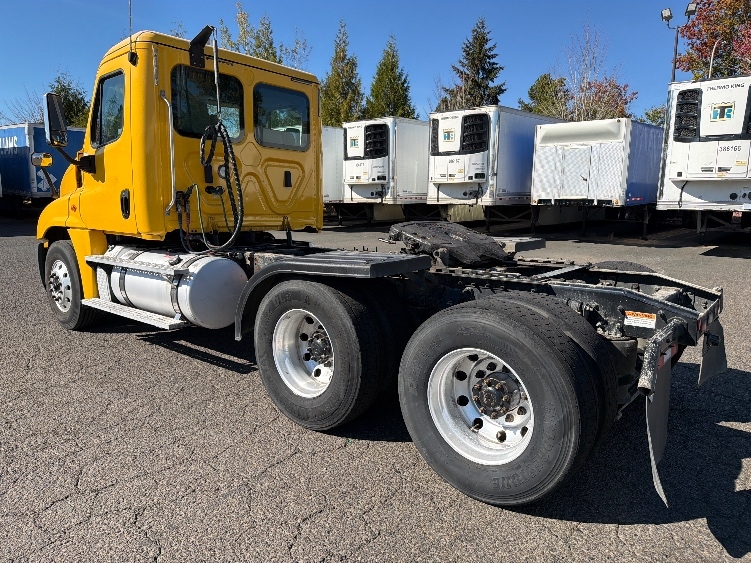 2019 Freightliner Cascadia in Portland, OR — photo 5