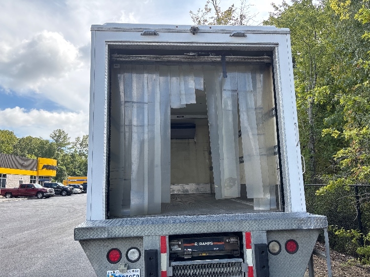 2019 Freightliner eM2 in Ladson, SC — photo 8