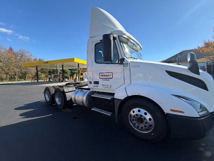 2019 Volvo VNL 300 in Cranbury, NJ