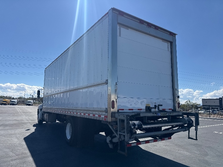 2018 Hino 268 in Aurora, CO — photo 6