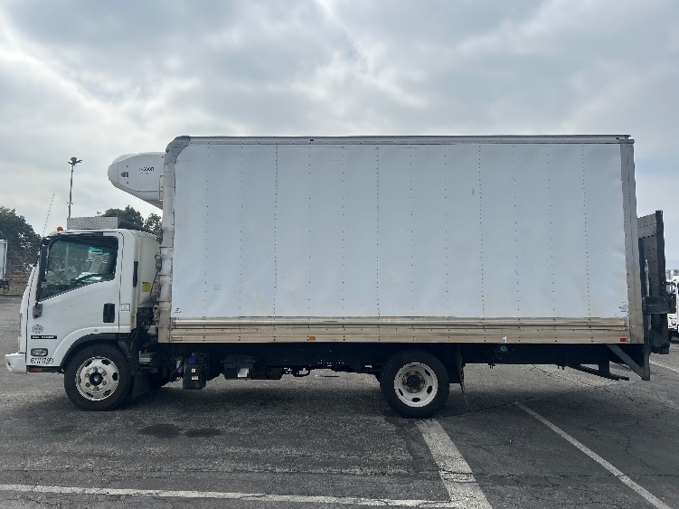 2019 Isuzu NQR in La Mirada, CA — photo 4