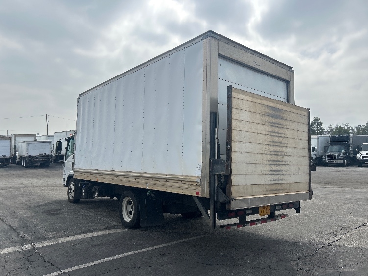 2019 Isuzu NQR in La Mirada, CA — photo 6