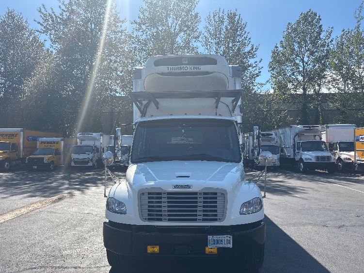 2021 Freightliner eM2 in Kent, WA — photo 2
