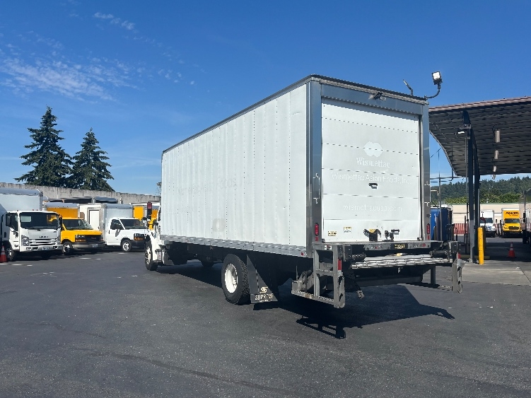 2021 Freightliner eM2 in Kent, WA — photo 6