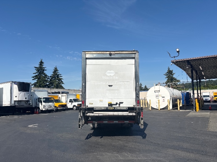 2021 Freightliner eM2 in Kent, WA — photo 7