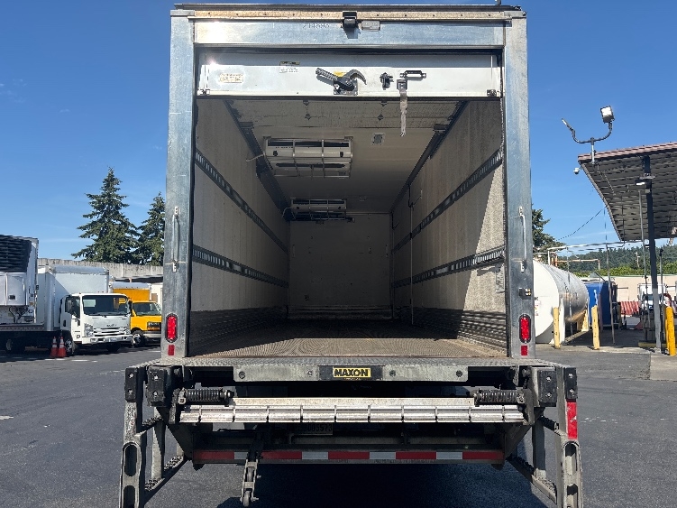 2021 Freightliner eM2 in Kent, WA — photo 8