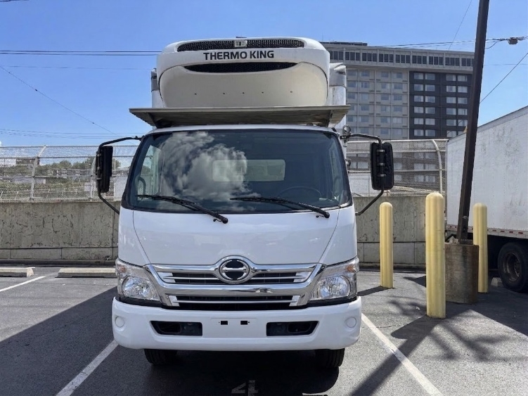 2019 Hino 195 in Parsippany, NJ — photo 2
