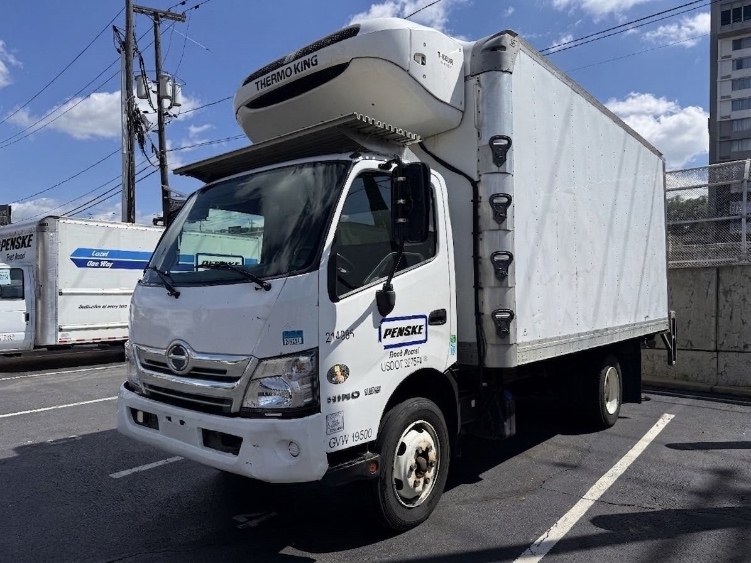 2019 Hino 195 in Parsippany, NJ — photo 3