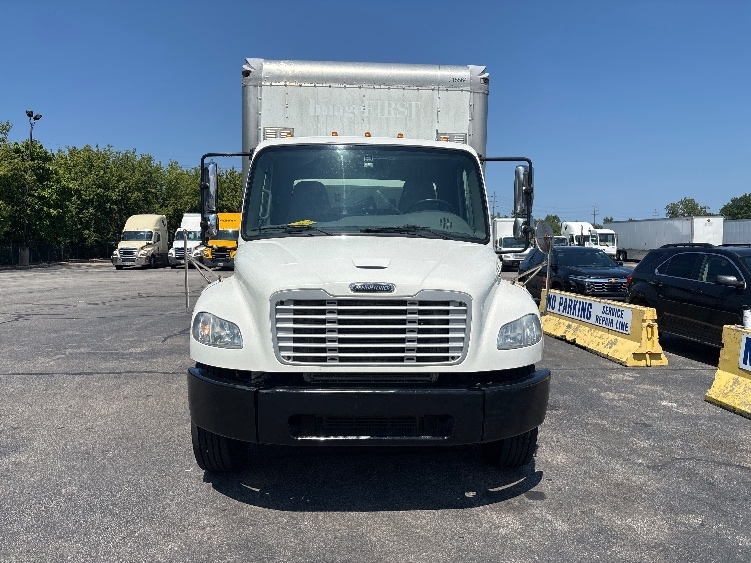 2019 Freightliner eM2 in Akron, OH — photo 2