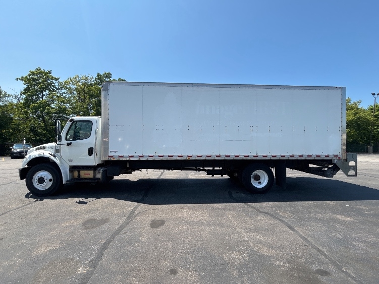 2019 Freightliner eM2 in Akron, OH — photo 4