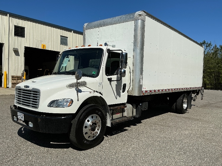 2019 Freightliner M2 106 in Harrisonburg, VA — photo 3