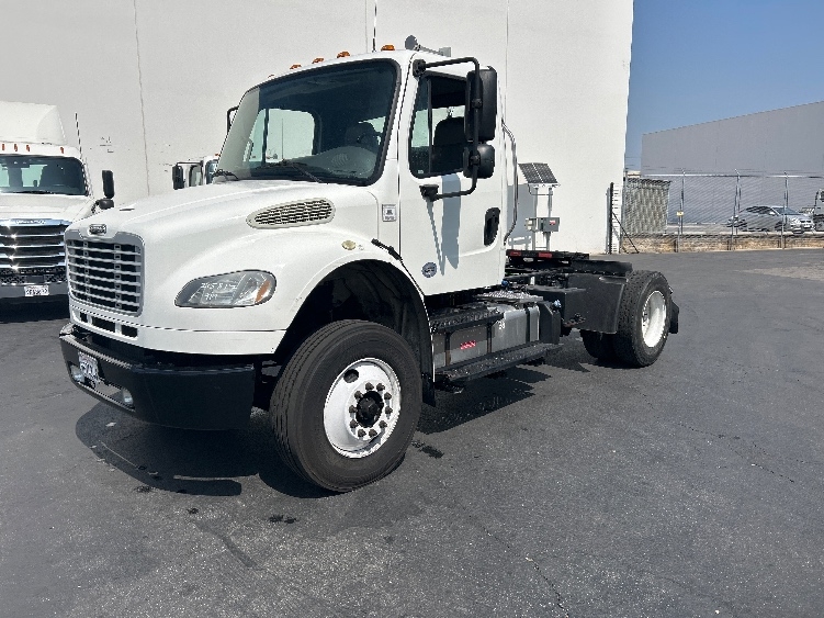 2019 Freightliner eM2 in Torrance, CA — photo 3
