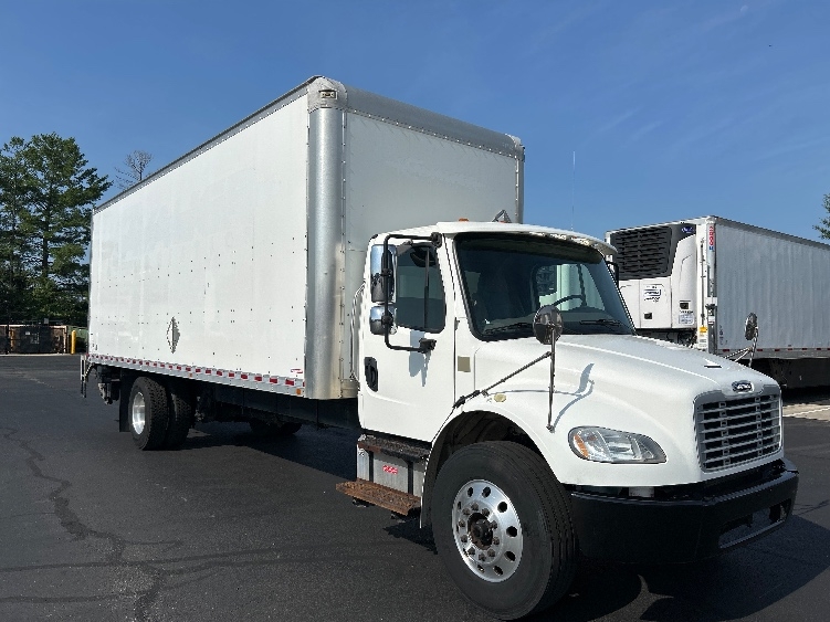 2019 Freightliner eM2 in Sterling, VA — photo 3