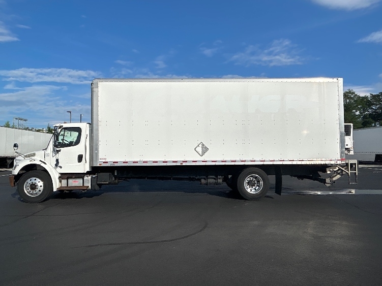 2019 Freightliner eM2 in Sterling, VA — photo 4