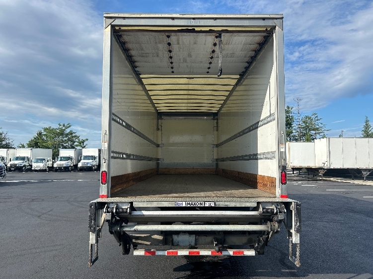 2019 Freightliner eM2 in Sterling, VA — photo 8
