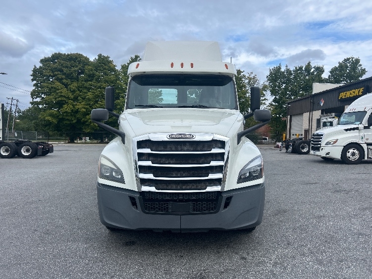 2019 Freightliner Cascadia in Greensboro, NC — photo 2
