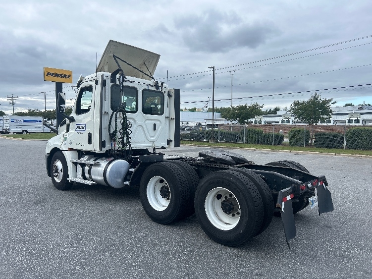 2019 Freightliner Cascadia in Greensboro, NC — photo 5