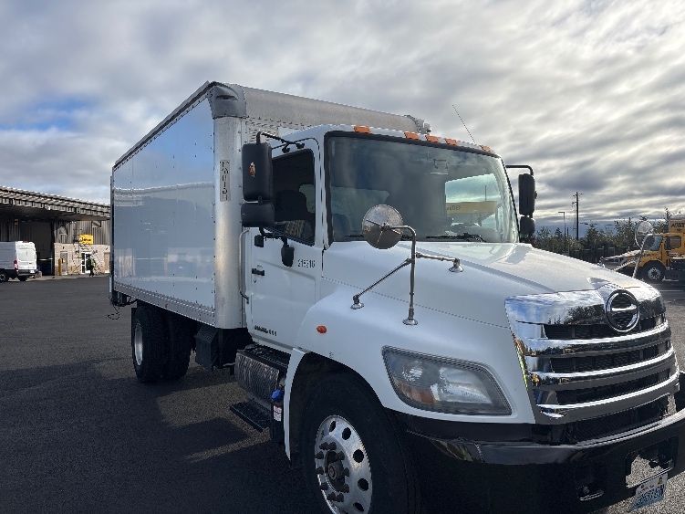 2019 Hino 338 in Everett, WA