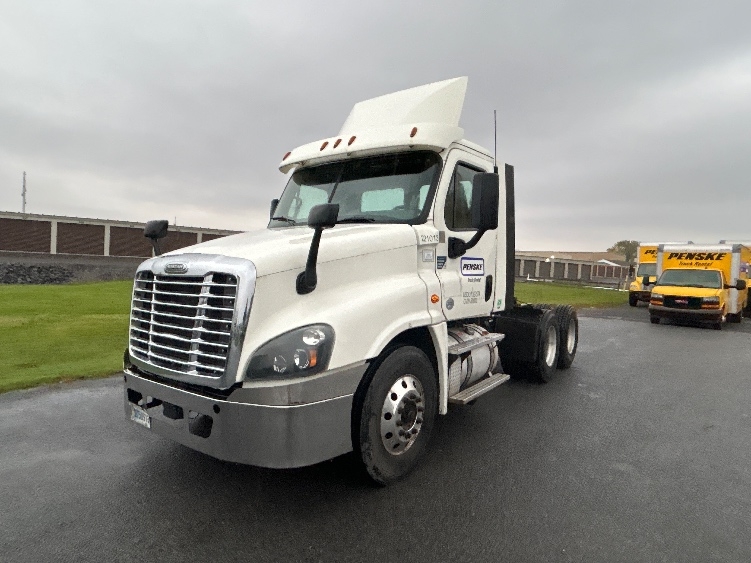 2019 Freightliner Cascadia in Watertown, NY — photo 3