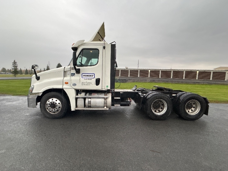 2019 Freightliner Cascadia in Watertown, NY — photo 4