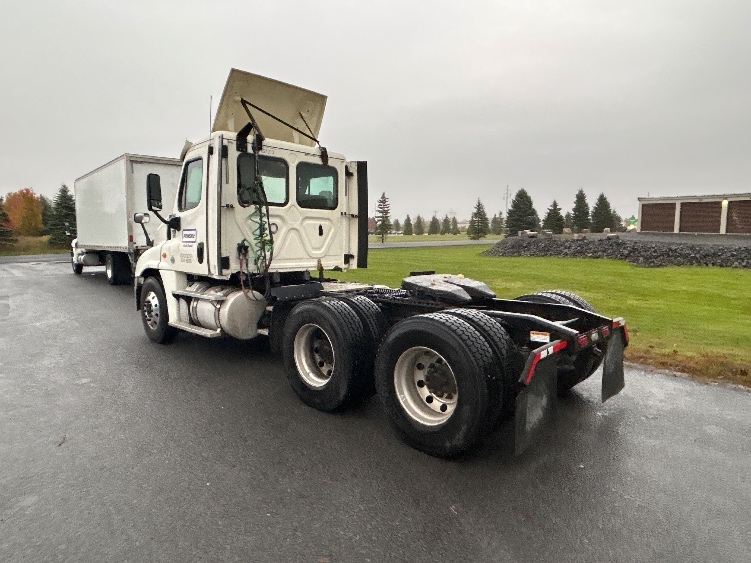 2019 Freightliner Cascadia in Watertown, NY — photo 5